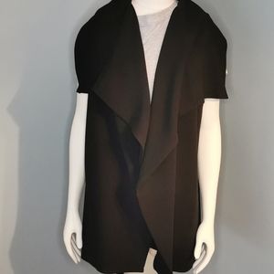 🌺 Seven Sisters Black Flowy Vest, Size M.